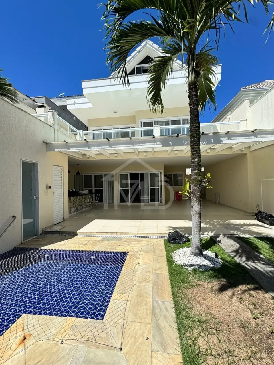 House 390 m² with 5 bedrooms and an open-plan kitchen — photo 10