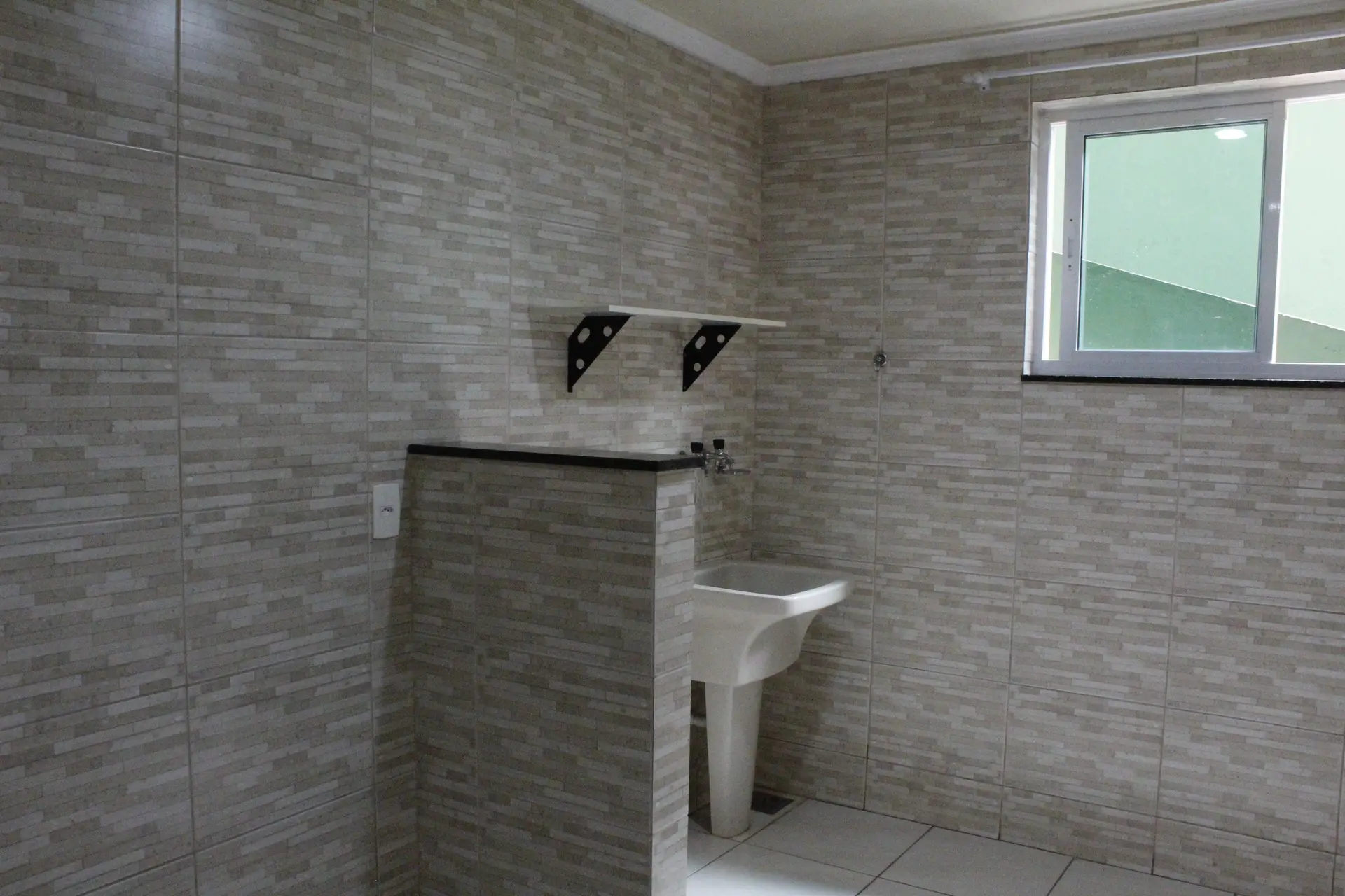 Casa sem mobília com 1 quarto e 2 banheiros e garagem — photo 10