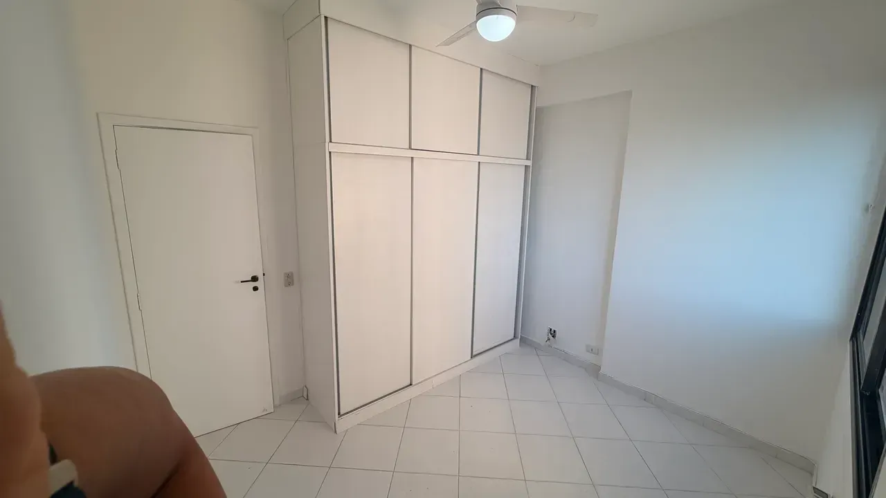 4-bedroom apartment with glassed-in balcony and 2 parking — photo 18