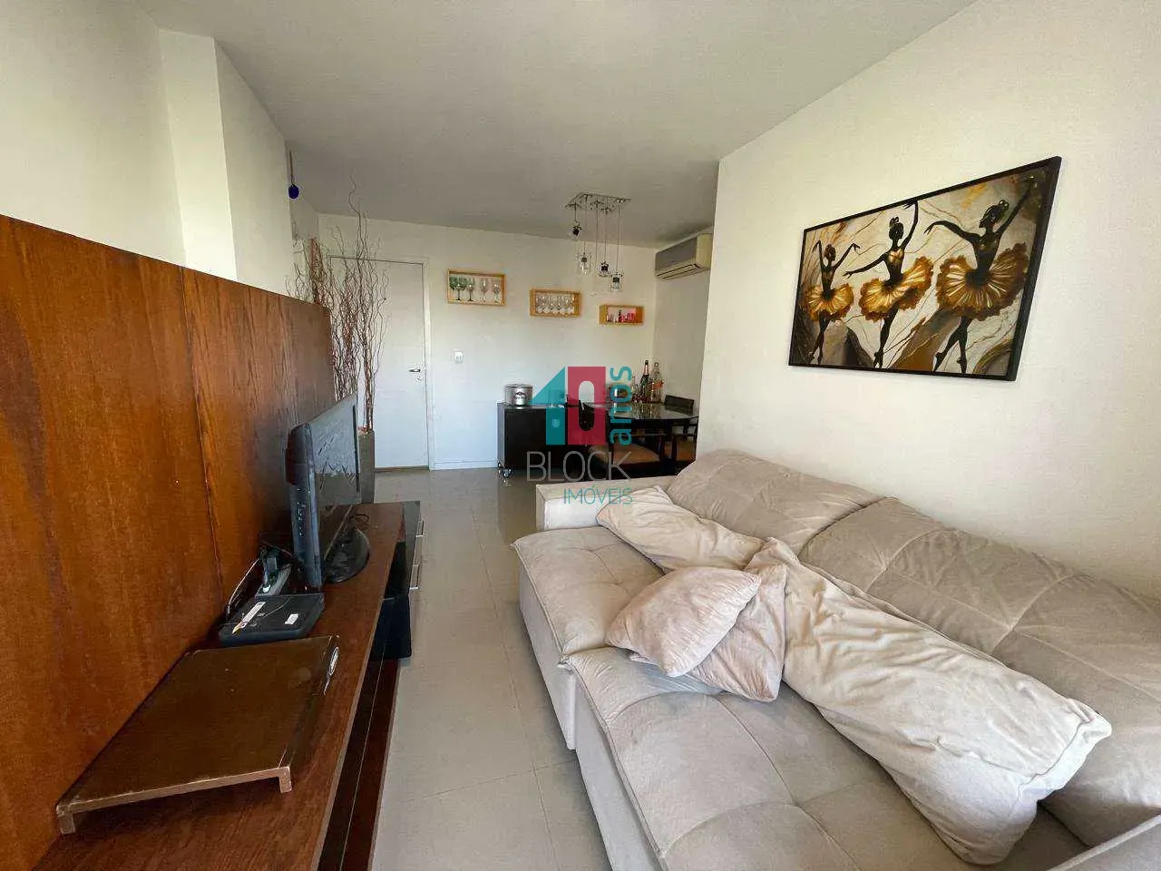 Furnished apartment, 91 m², with a glass-enclosed balcony — photo 26