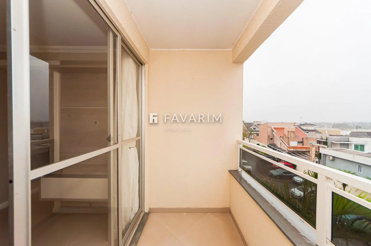 3-bedroom apartment in a building with a pool — photo 31