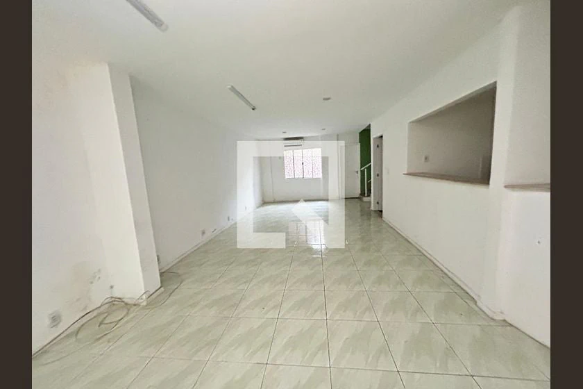 Casa para alugar sem mobília com 4 quartos e 1 banheiro — photo 3
