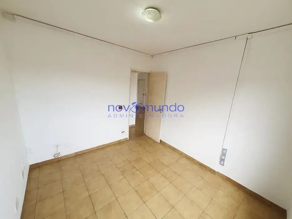 Two-bedroom apartment with balcony and 1 parking spot — photo 14