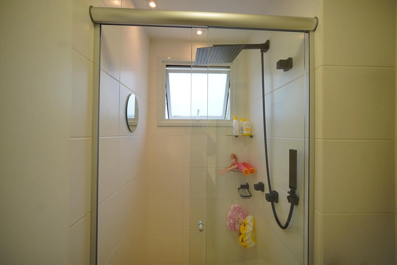 Furnished apartment, 100 m², with a grill on the balcony — photo 32