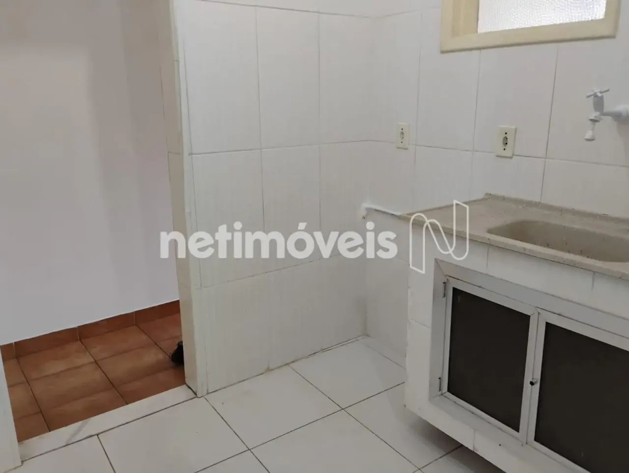 1-bedroom apartment with a laundry area — photo 2