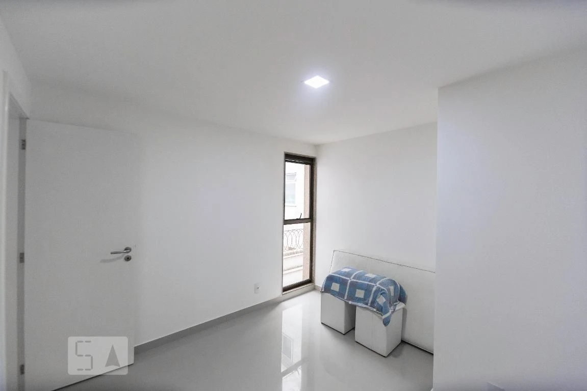 Unfurnished 3-bedroom apartment with a private BBQ — photo 16
