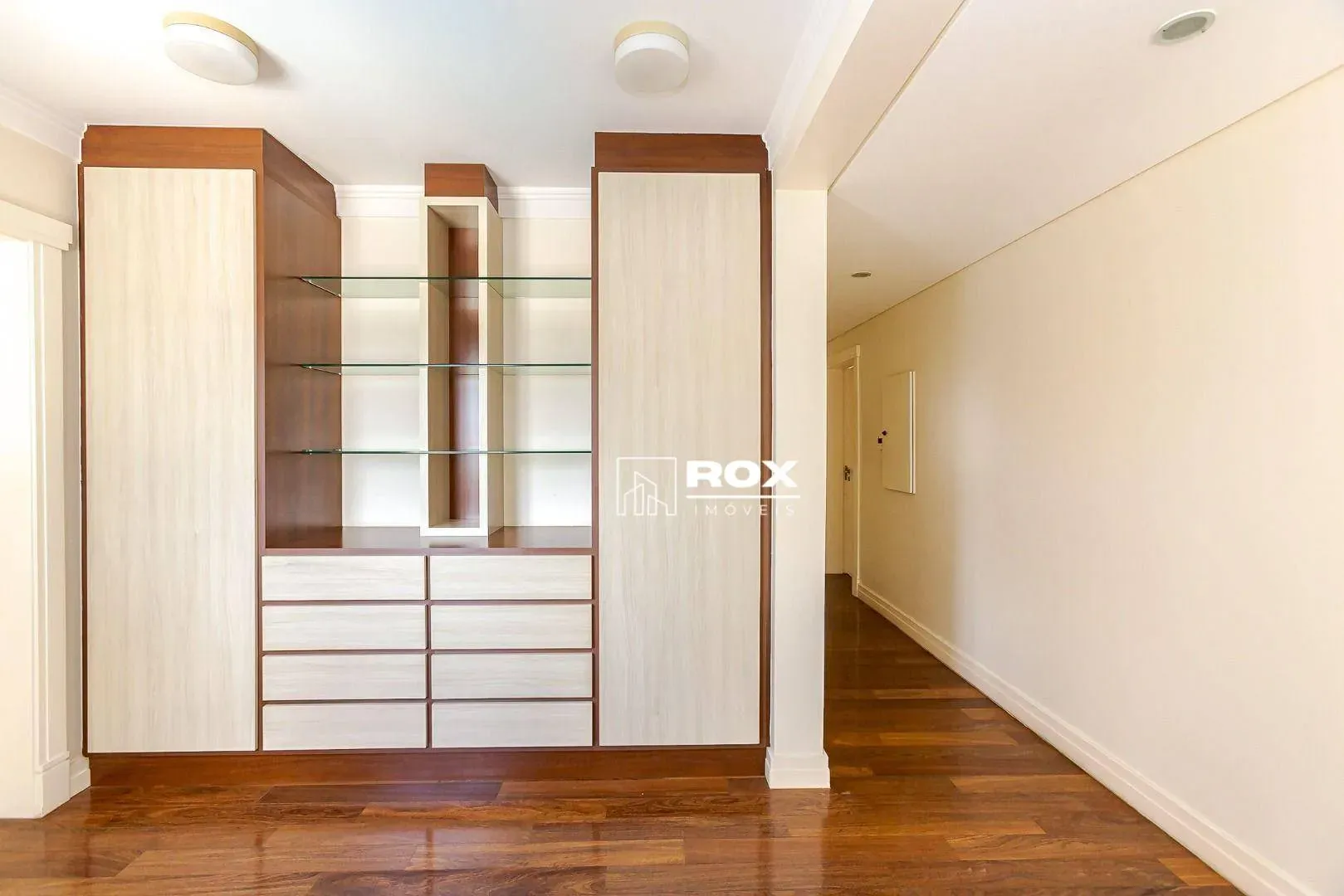 Unfurnished 598 m² house with 6 parking spaces — photo 20