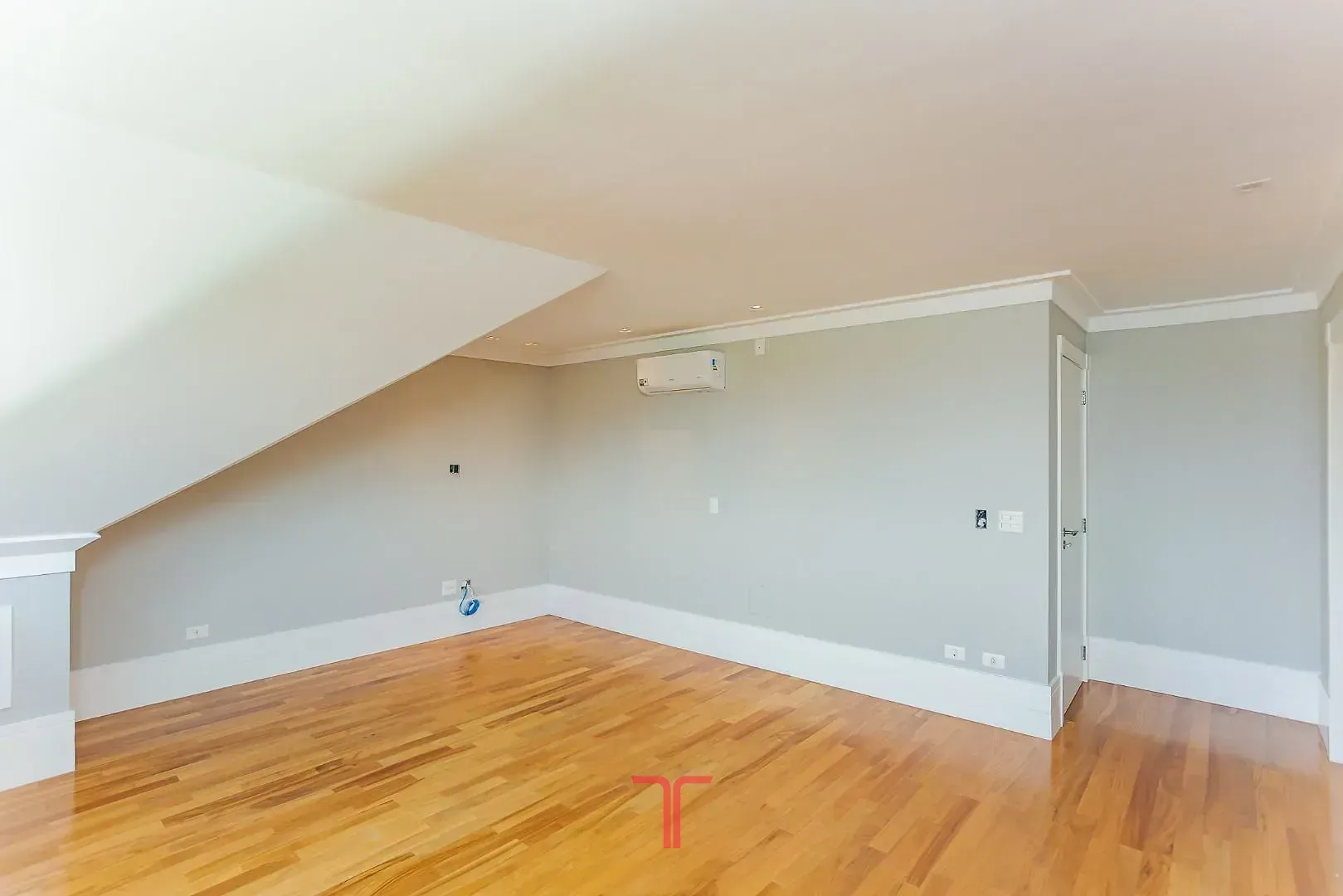 Дом 550 м² с 5 спальнями и приватным садом — photo 102
