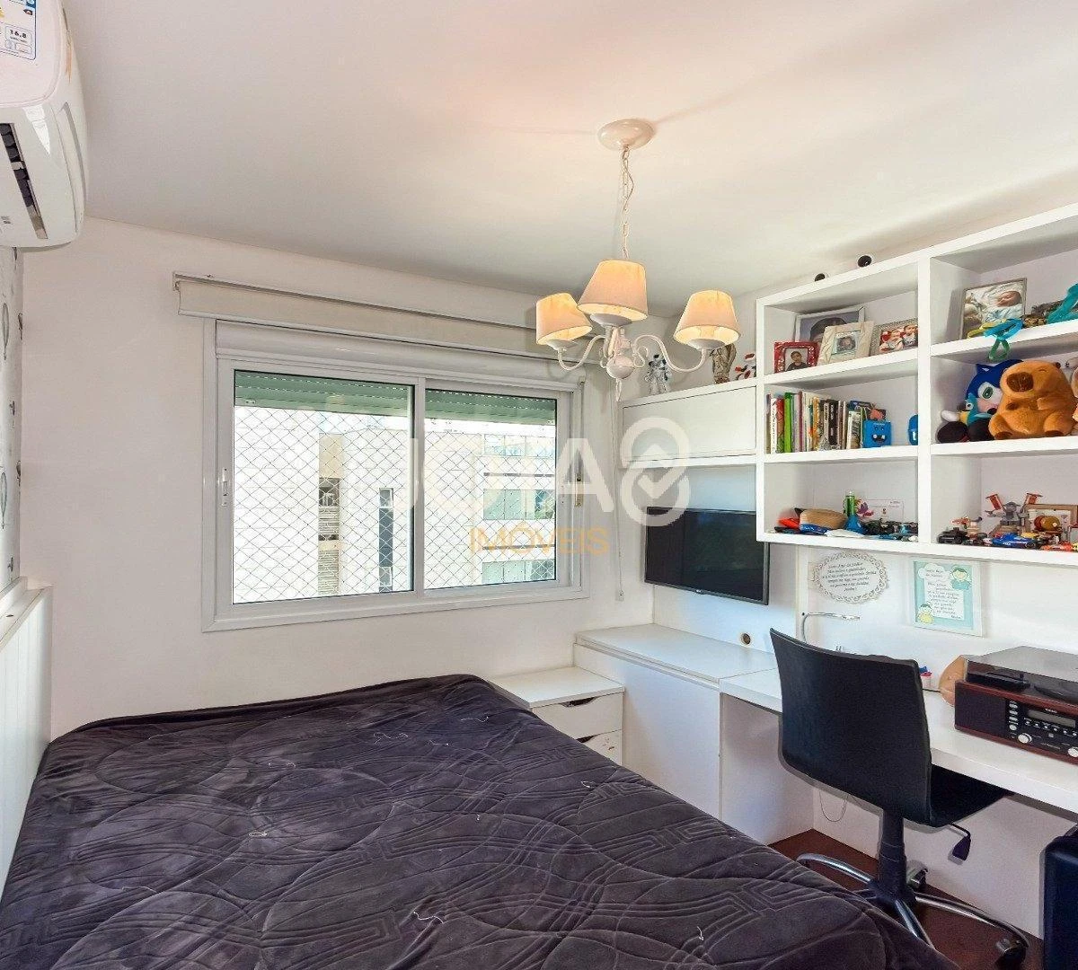 Furnished 4-bedroom apartment with open-plan kitchen — photo 22