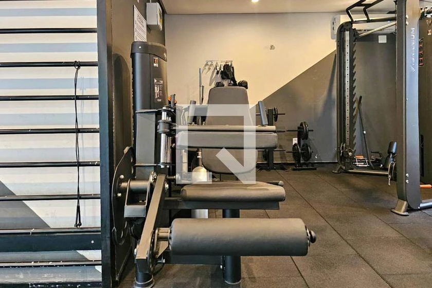2-bedroom apartment in a building with a gym — photo 16