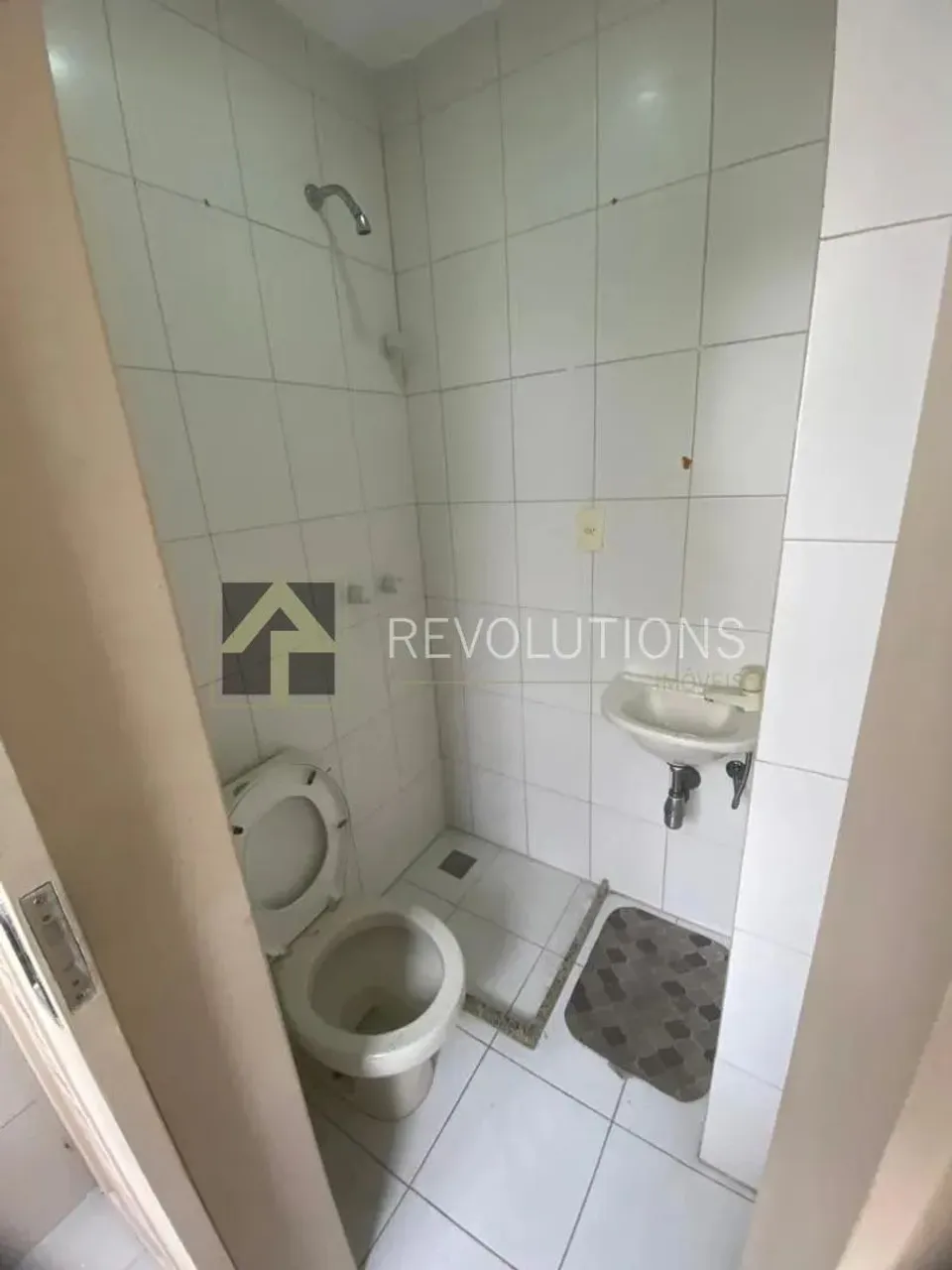 3-bedroom apartment with 3 bathrooms and balcony — photo 12