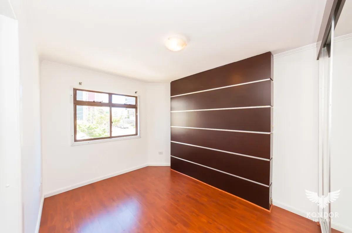 3-bedroom apartment with a balcony and 136 m² — photo 27