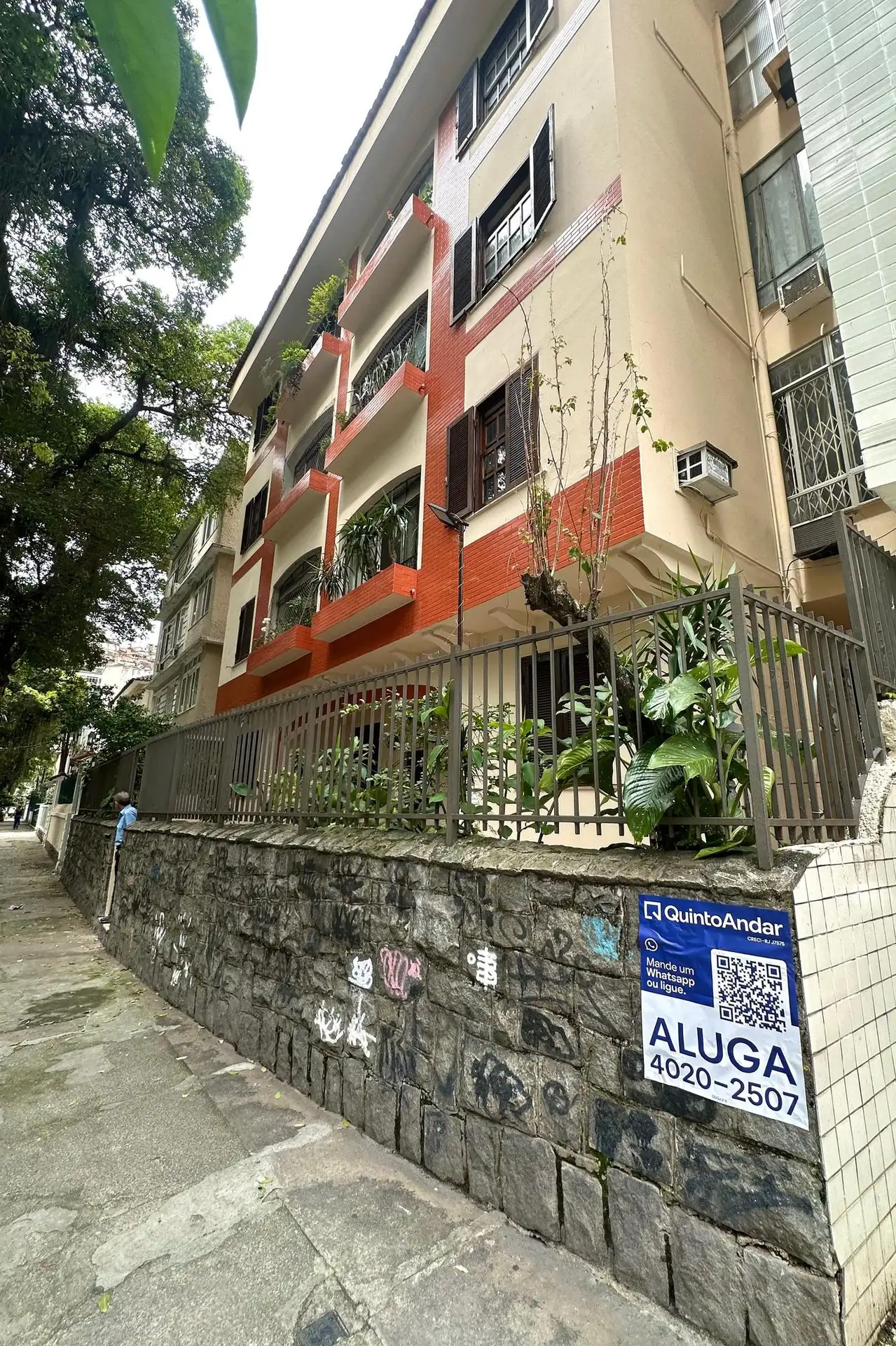 2-bedroom apartment with a mountain view in Rio de Janeiro — photo 19