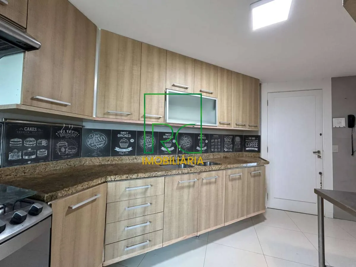 4 quartos e janelas do piso ao teto: apartamento de 174 m² — photo 35