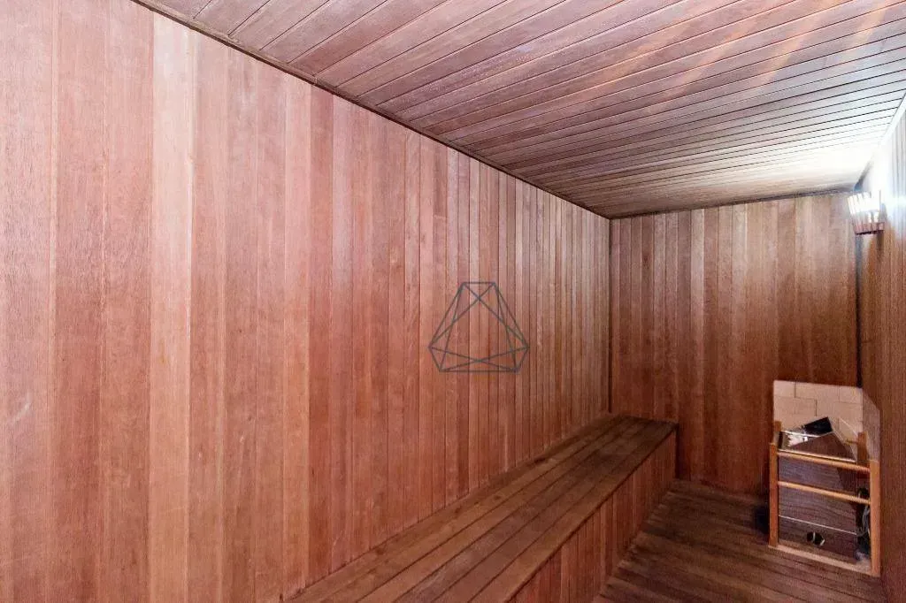 3-bedroom apartment with a private BBQ — photo 49