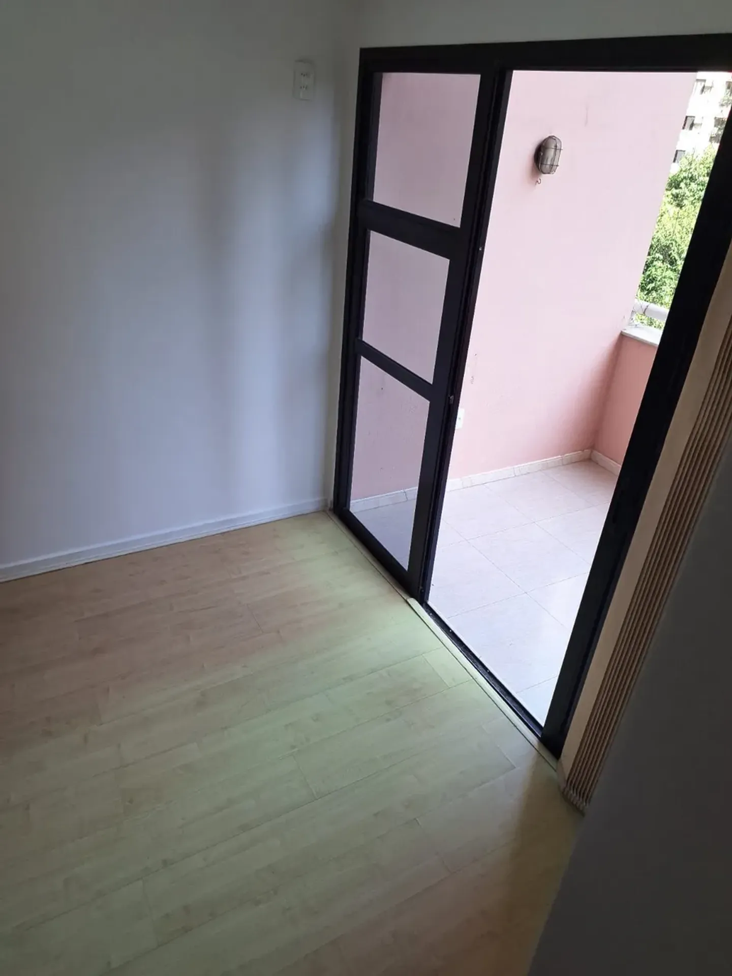 2-bedroom apartment with a grill on the balcony — photo 16