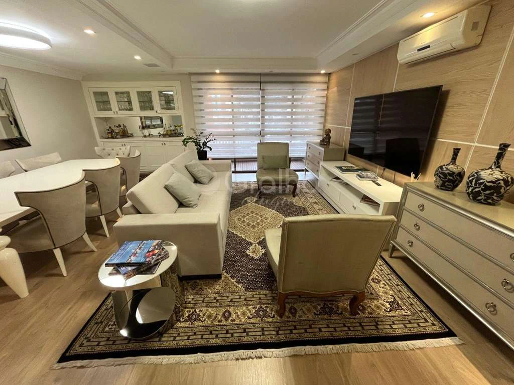 Furnished apartment with 3 bedrooms and 201 m² — photo 2