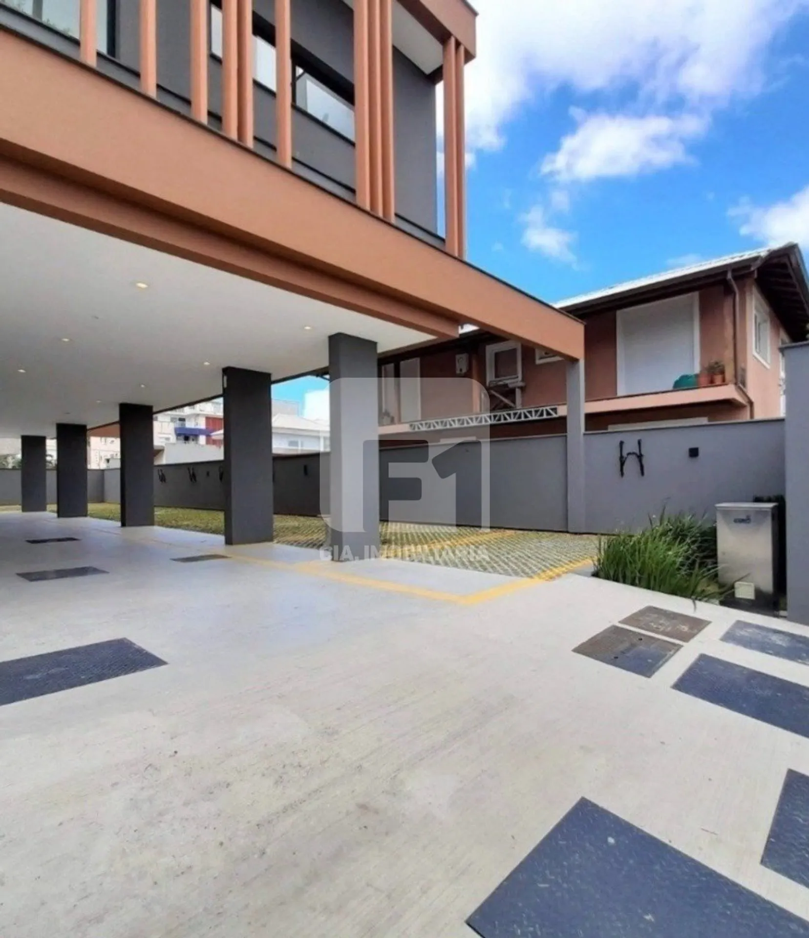 Loft de 1 dormitorio con cocina abierta y 66 m² — photo 17