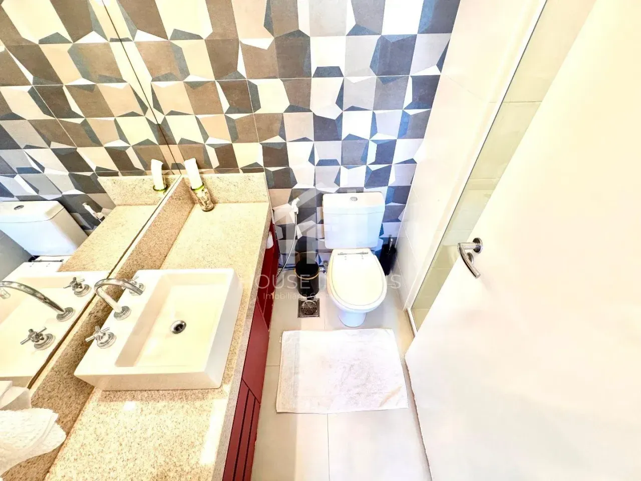 Furnished 65 m² apartment with 1 en-suite and 1 parking space — photo 27