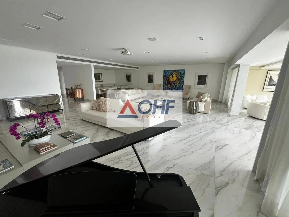 Bathtub in a 5-bedroom apartment, 555 m² — photo 22