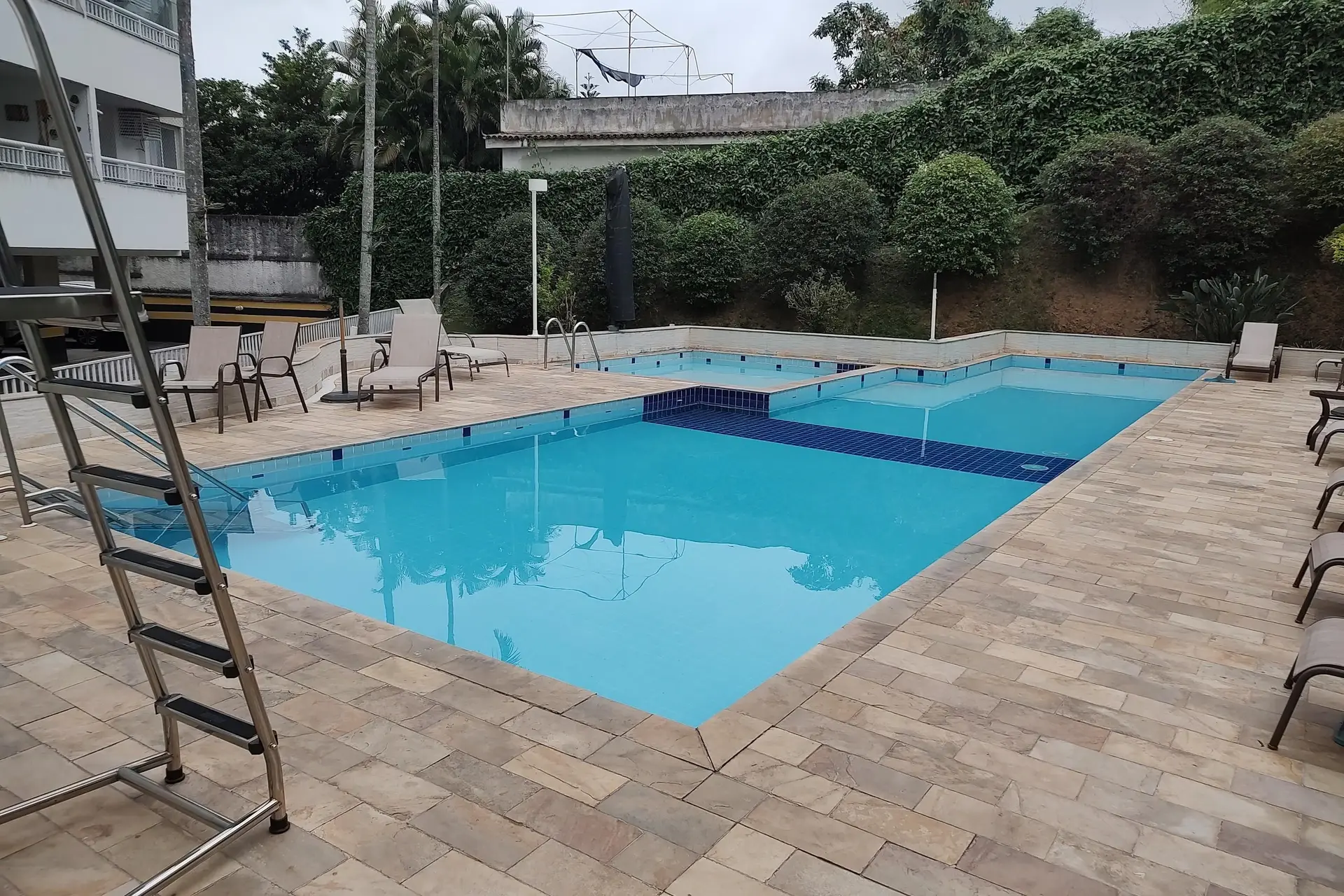 Furnished apartment with 3 bedrooms and 2 parking spots — photo 85