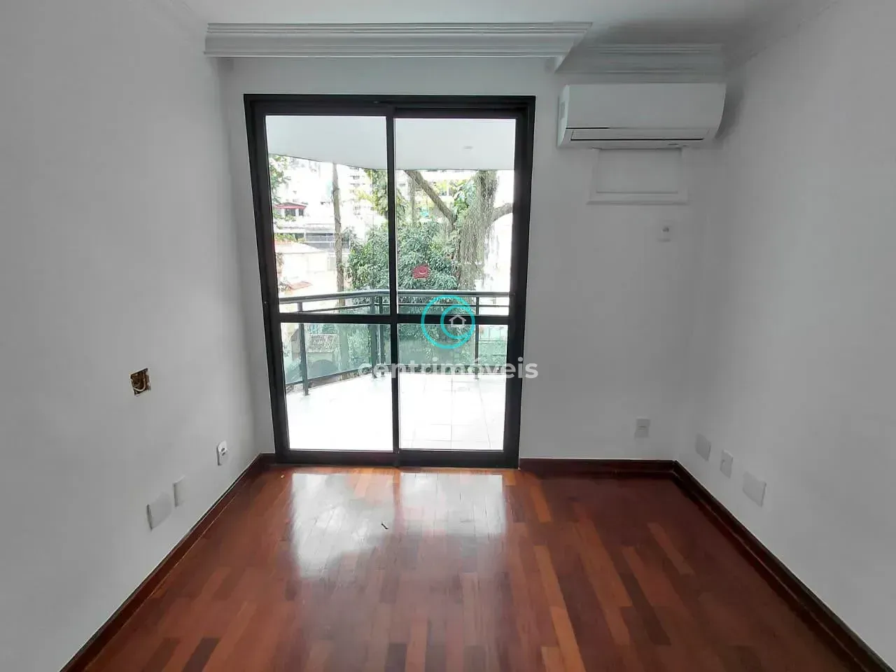 3-bedroom apartment with a walk-in closet — photo 18