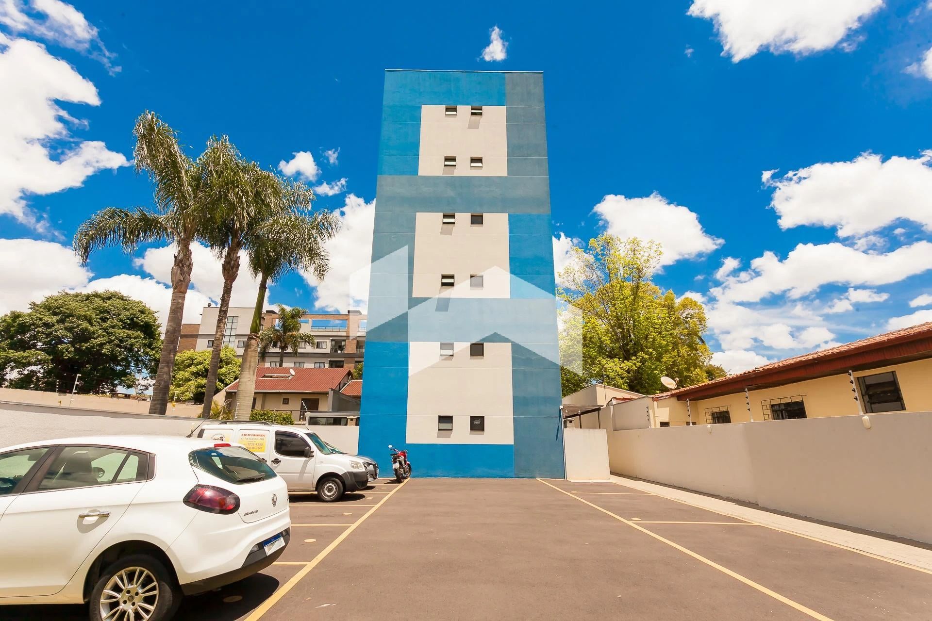 One-bedroom apartment with a private BBQ — photo 10