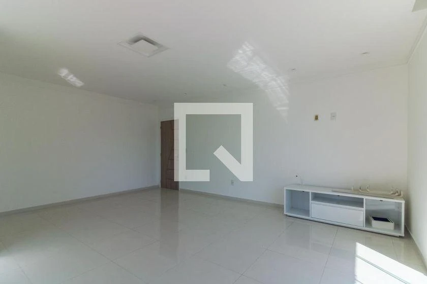Condominium house with 5 bedrooms and 4 bathrooms — photo 38
