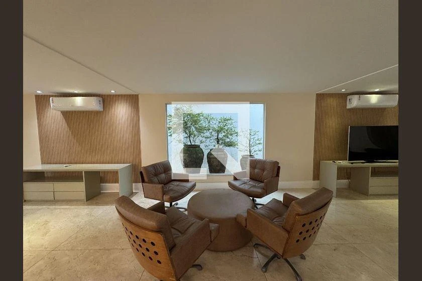 5 quartos e banheira: casa de 1000 m² — photo 31