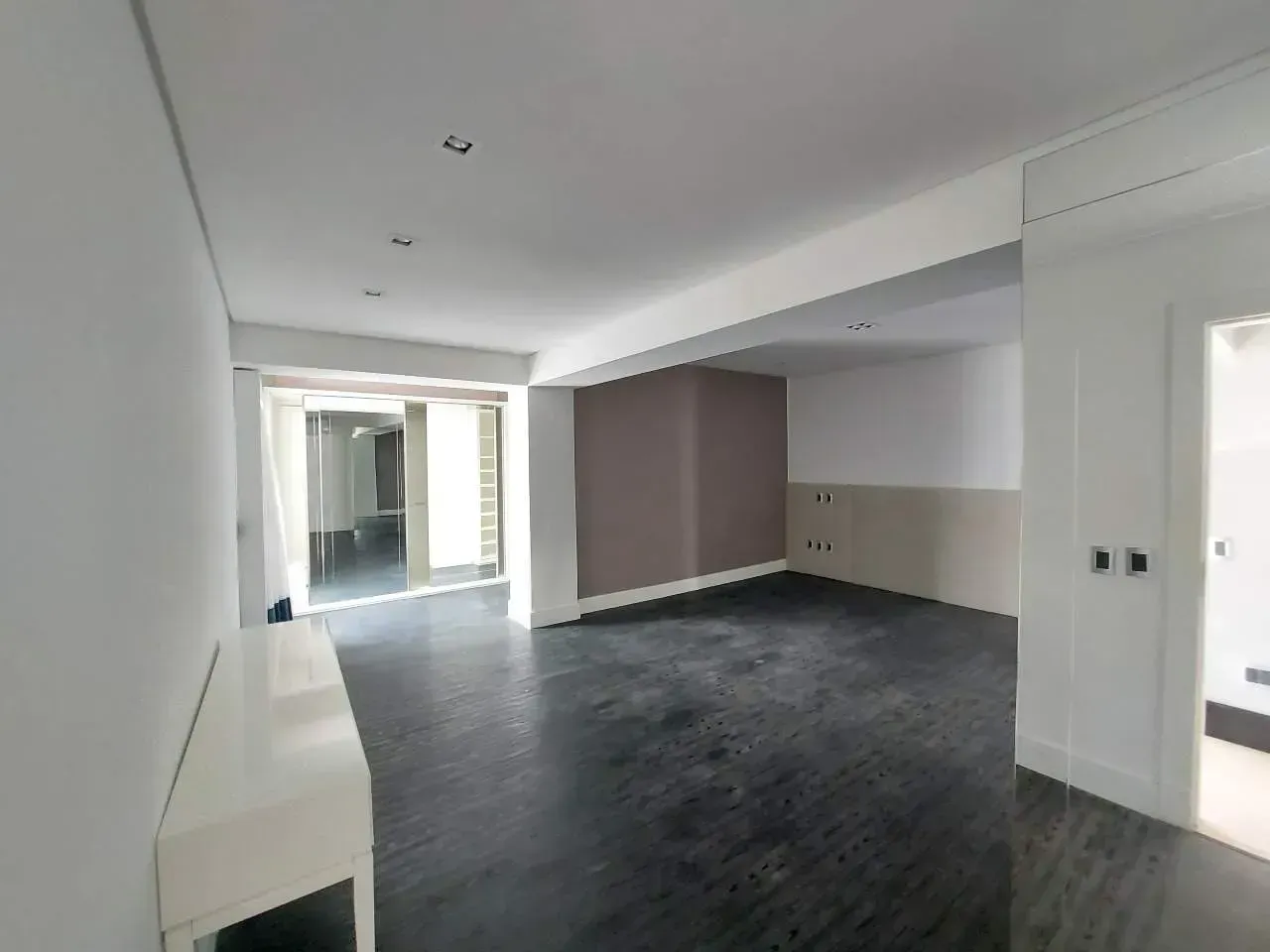 Квартира 300 м² с 2 спальнями-сьютами на 10 этаже — photo 28