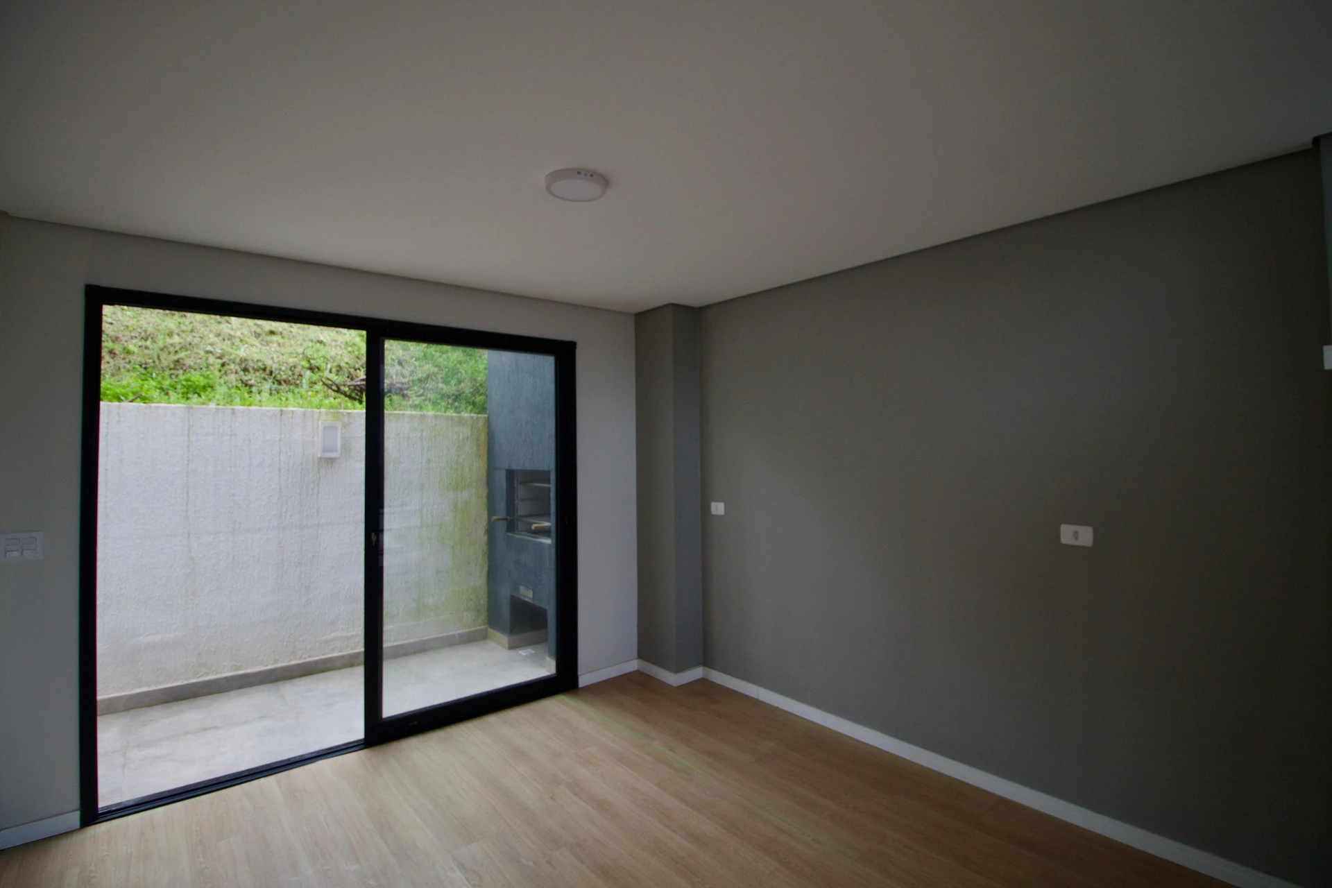 Floor-to-ceiling windows in a 3-bedroom house, 160 m² — photo 28