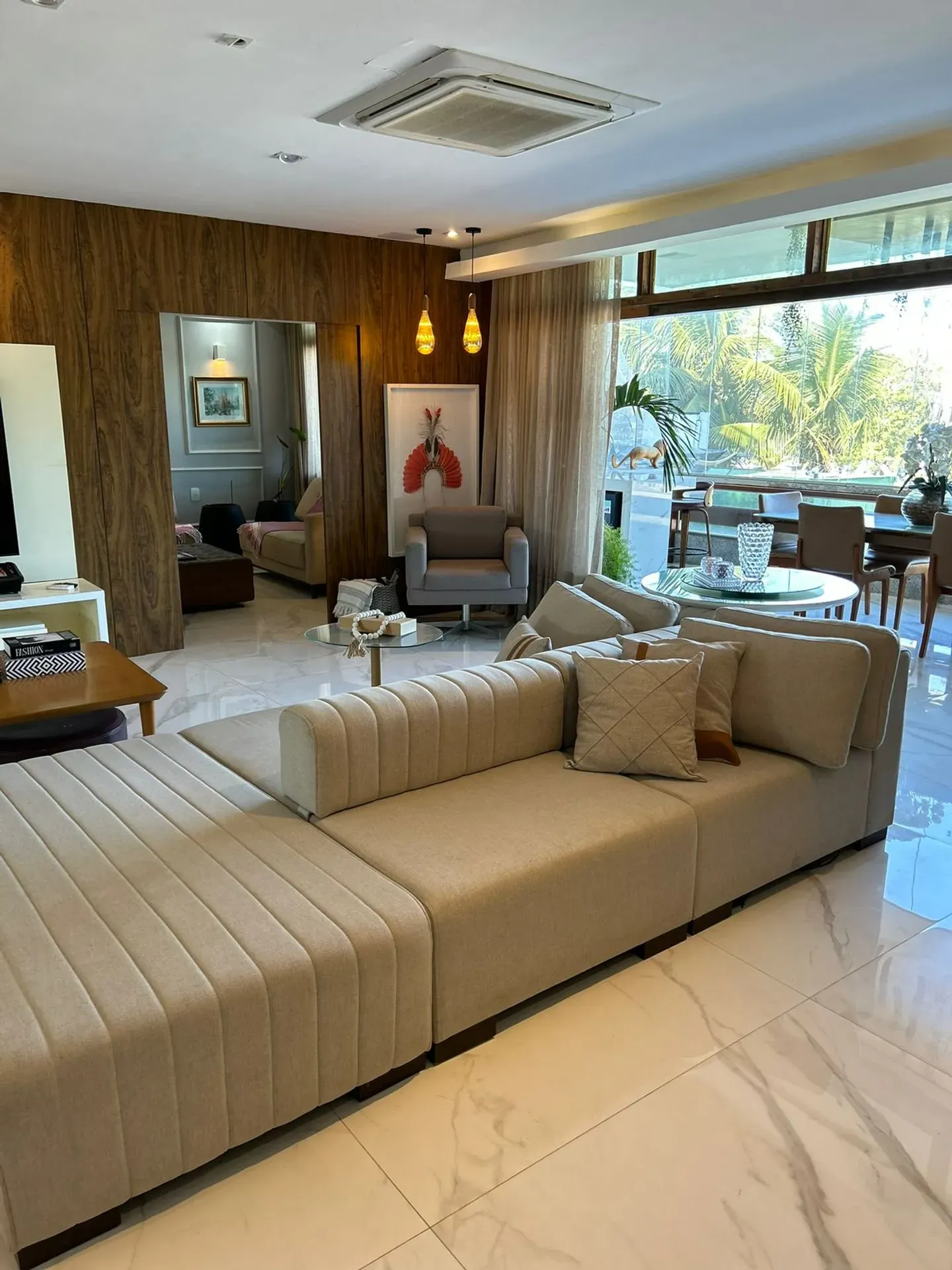 Furnished 250 m² apartment with 3 en-suite bedrooms — photo 11