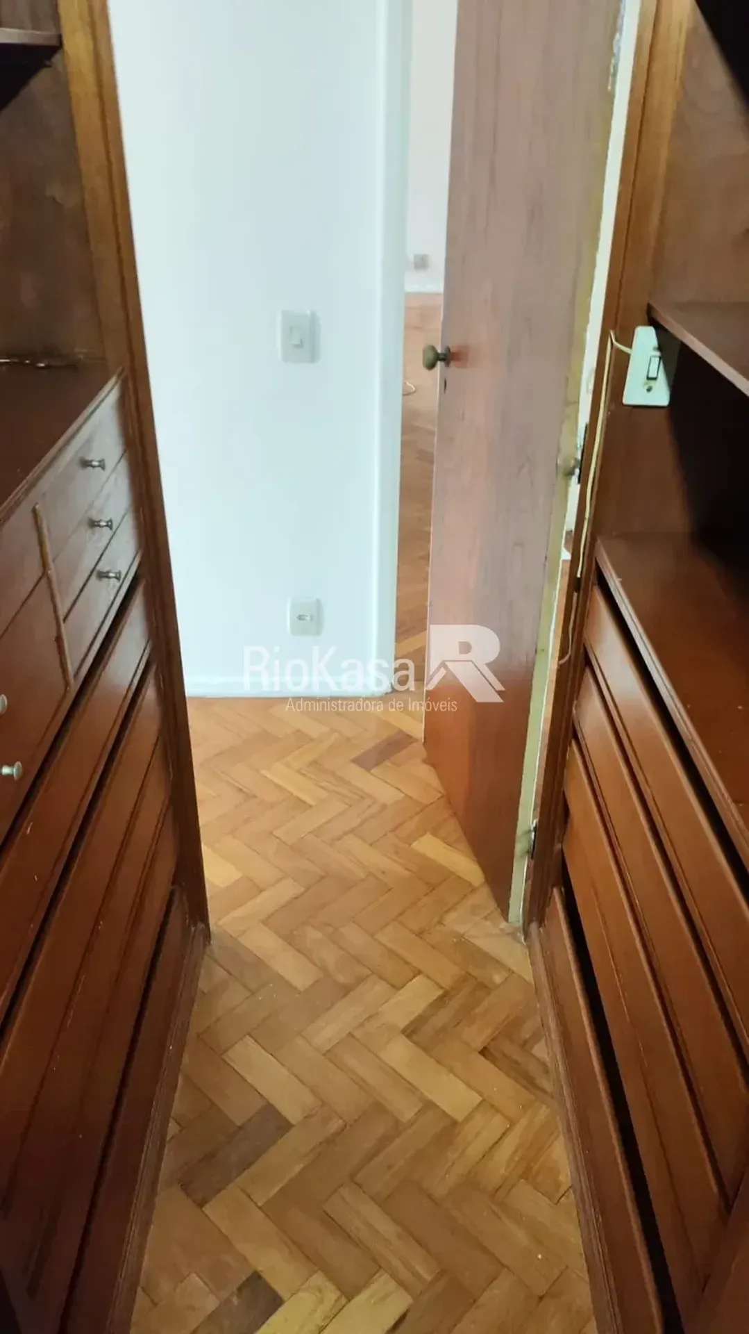 Mountain view in a 2-bedroom apartment, 102 m² — photo 9
