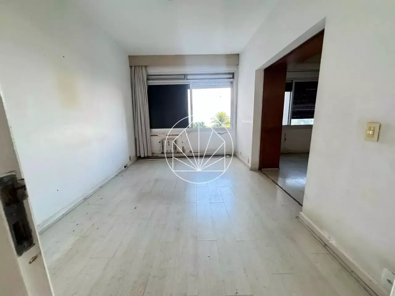Apartamento de 3 quartos com cozinha fechada e 210 m² — photo 18
