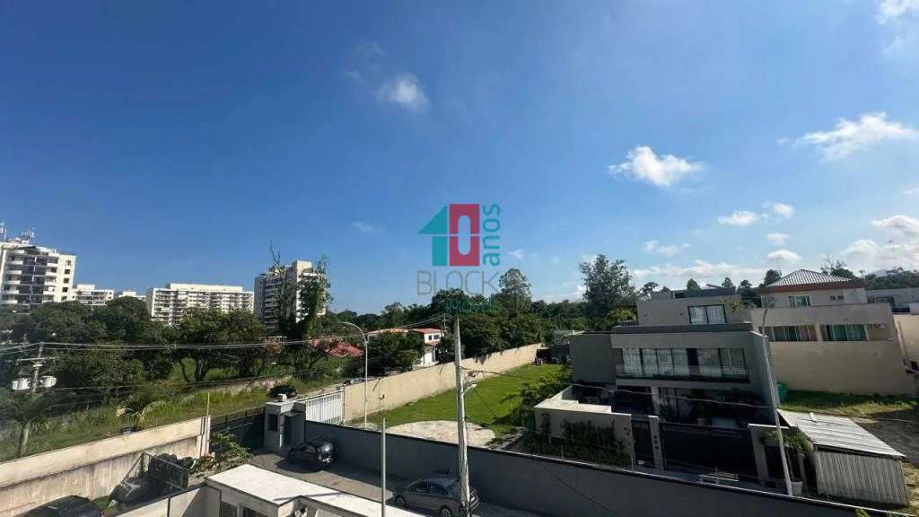 Casa com 5 suítes, 8 banheiros e 3 vagas para reformar — photo 15