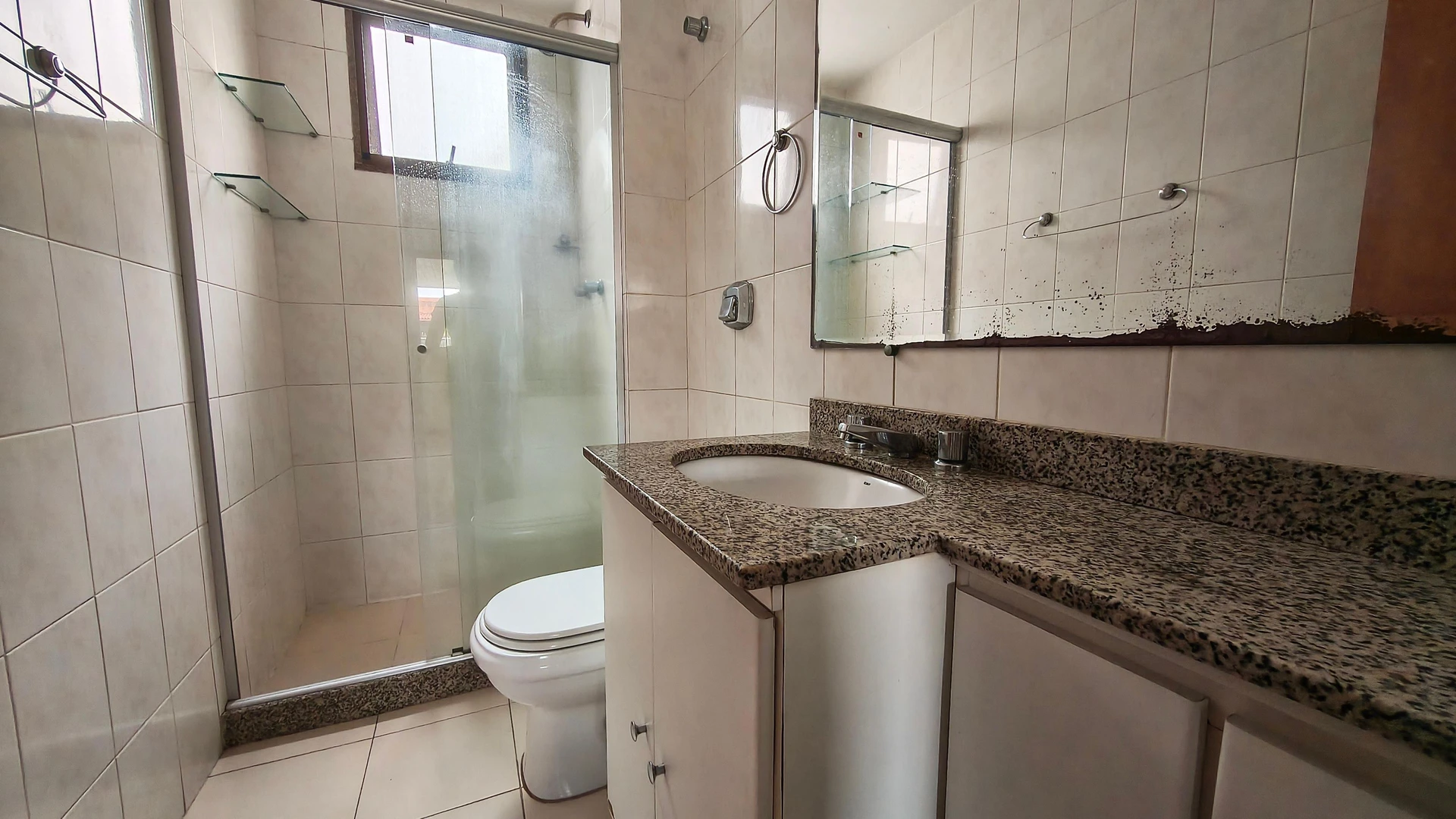 3-bedroom apartment in a building with a pool — photo 36