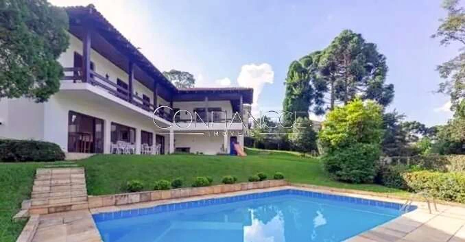 Casa de 4 quartos com 6 banheiros e jardim privativo — photo 4