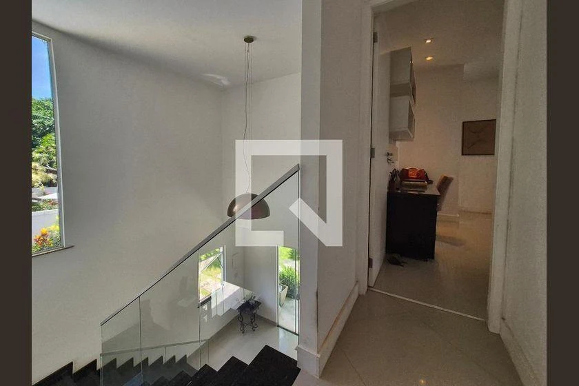 Furnished house with 3 en-suite bedrooms and shared BBQ — photo 8