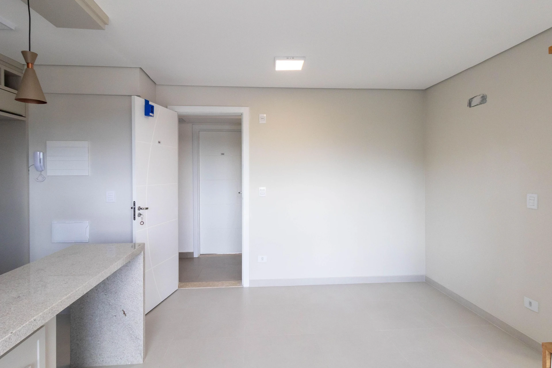 2-bedroom apartment with a home office in Curitiba — photo 51