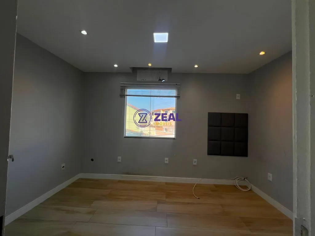 Casa de 280 m² com janelas do piso ao teto e varanda gourmet — photo 36