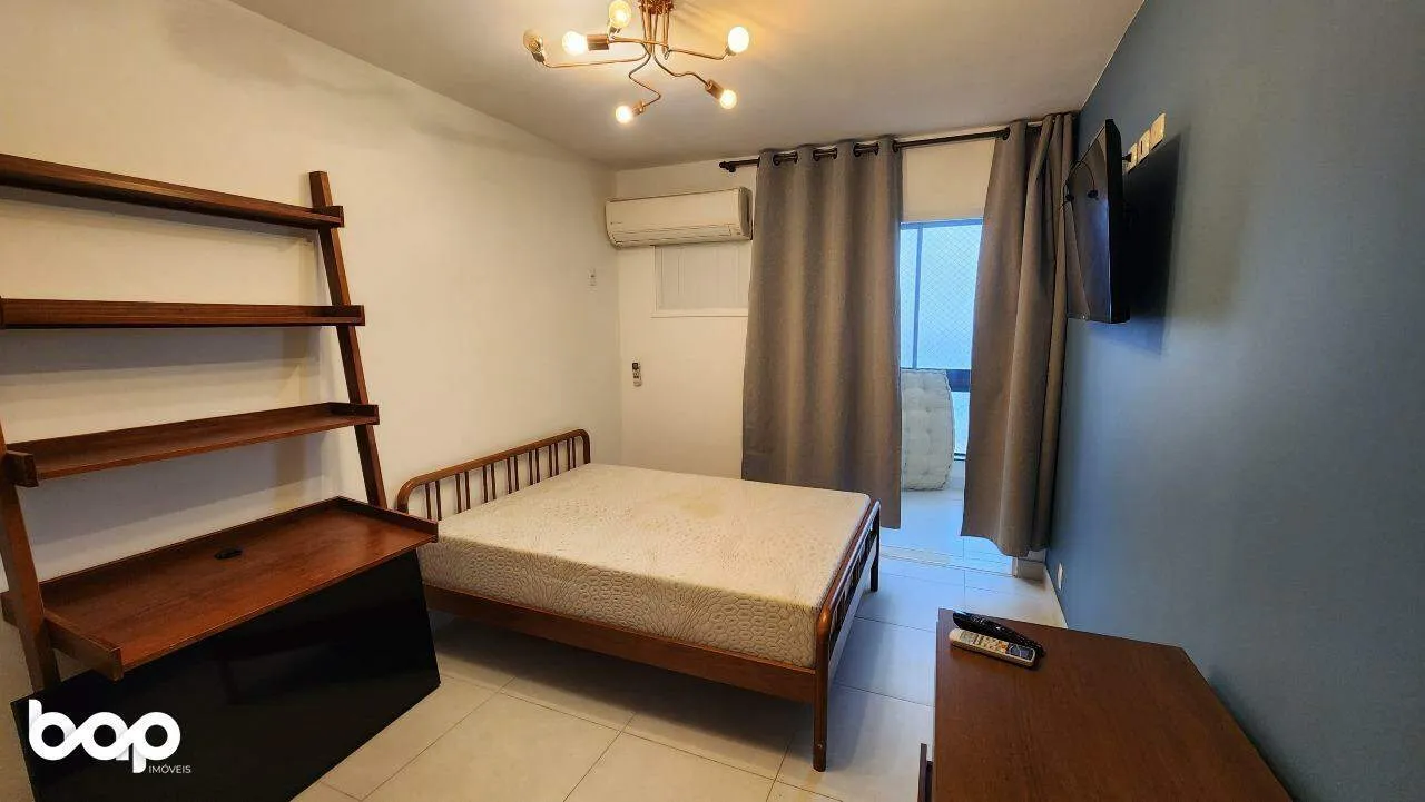 1-bedroom apartment with open-plan gas kitchen — photo 15