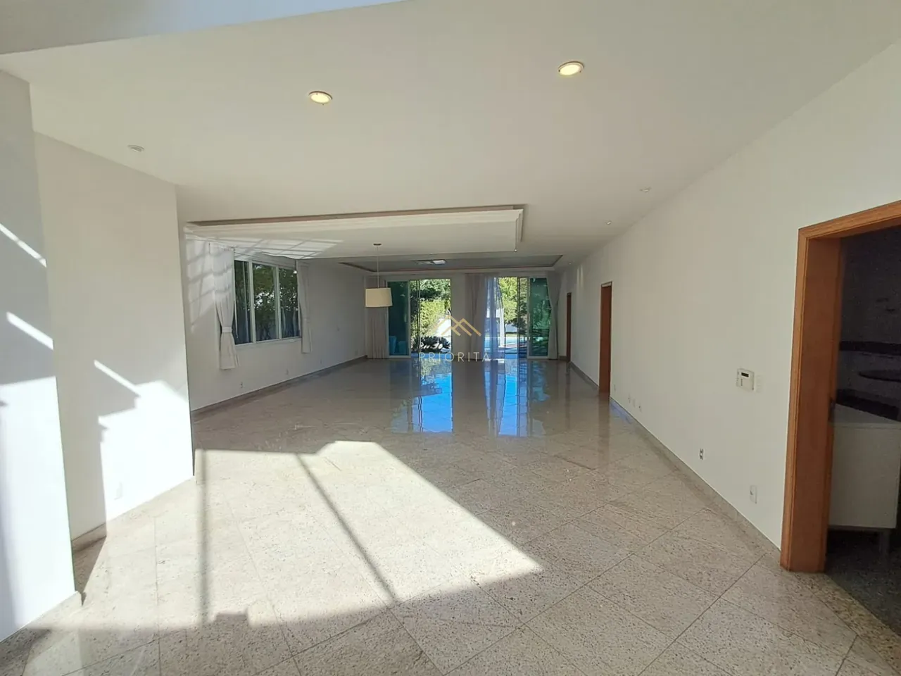 Casa em condomínio fechado com 6 quartos e 13 banheiros — photo 21