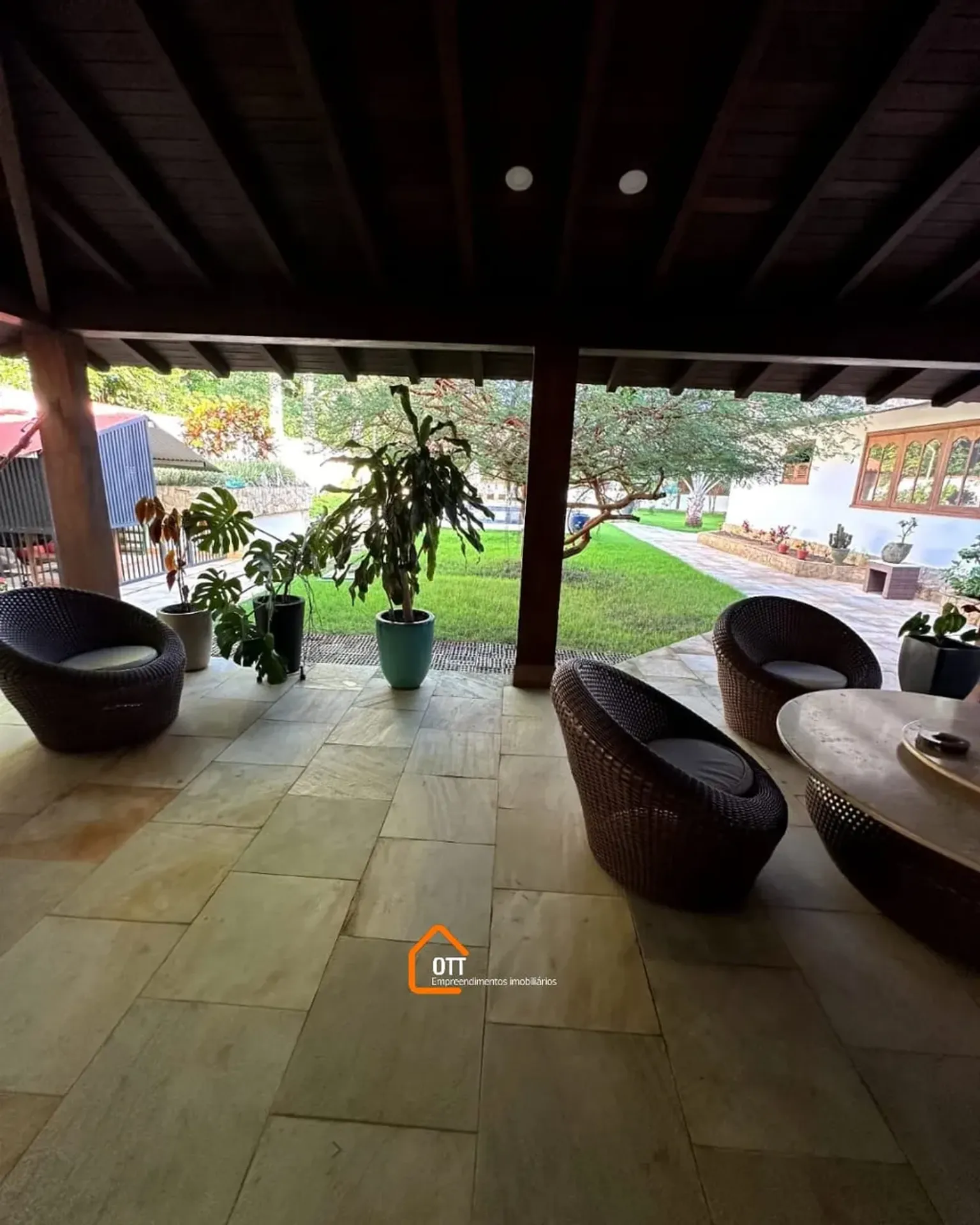 Casa com varanda e churrasqueira 5 quartos e 5 banheiros — photo 22