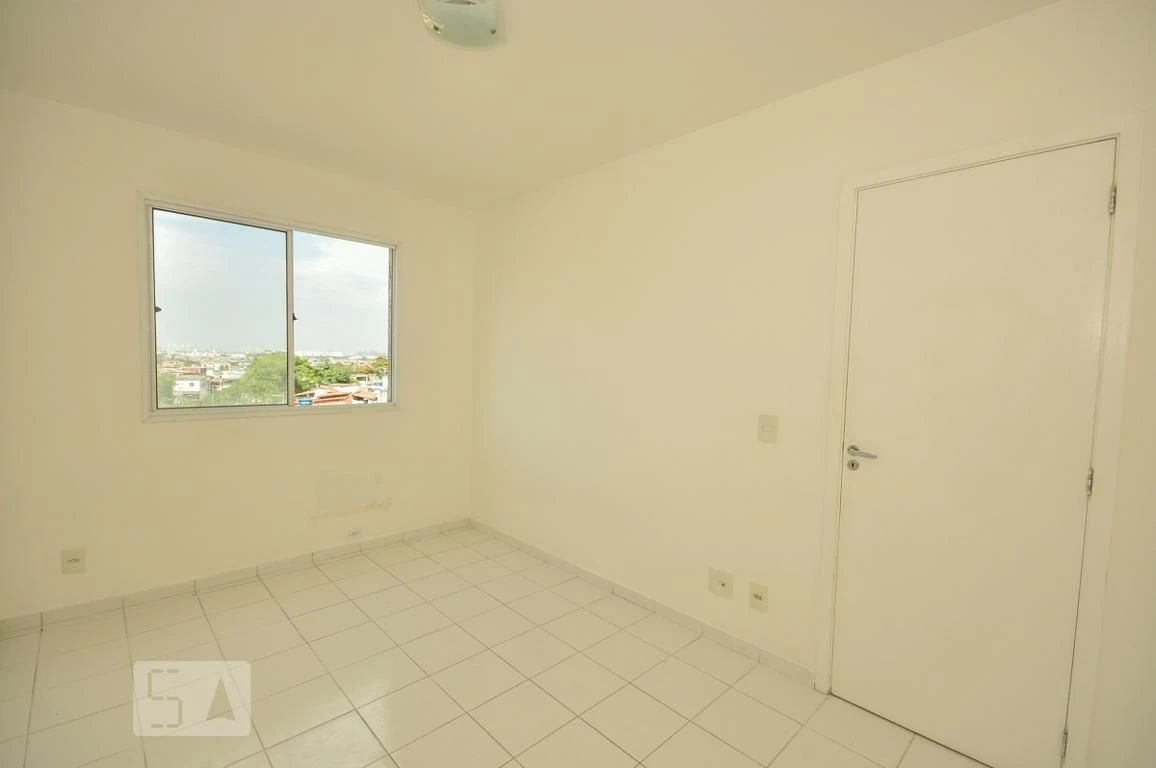 Unfurnished 2-bedroom apartment with 1 bath and open-plan kitchen — photo 25