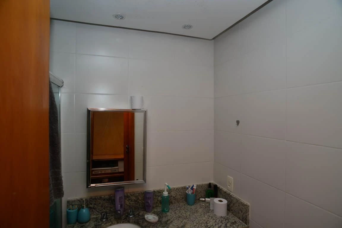Furnished apartment, 300 m², with a glass-enclosed balcony — photo 18