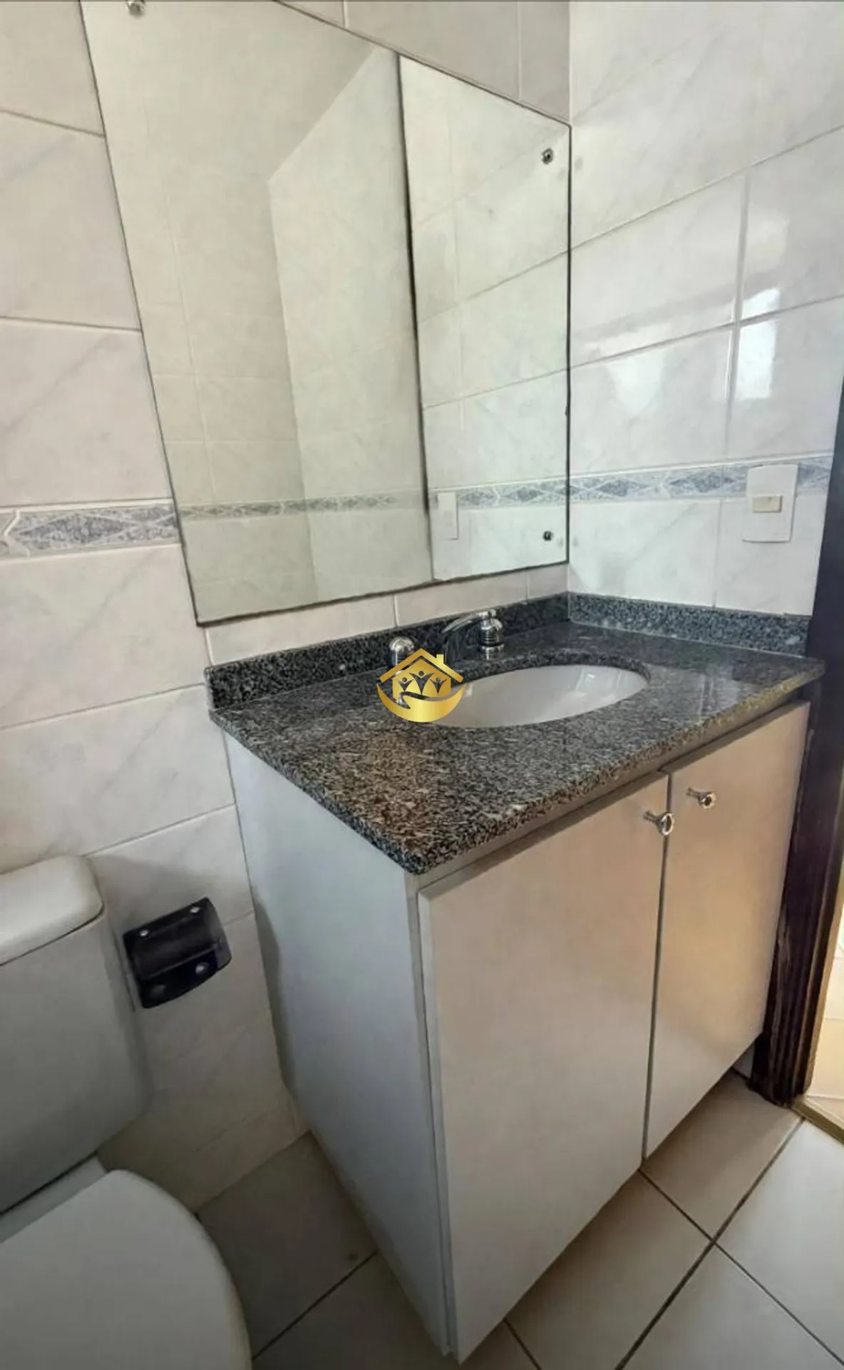 86 m² apartment with a bathtub and a grill on the balcony — photo 13