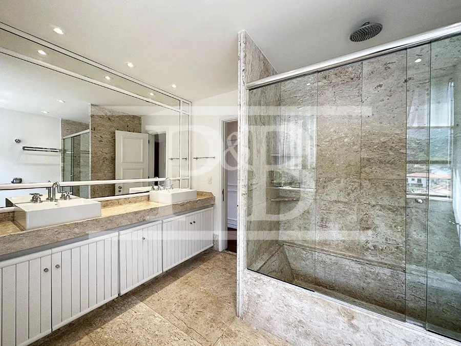 Квартира з 4 спальнями та балконом 410 м² — photo 21