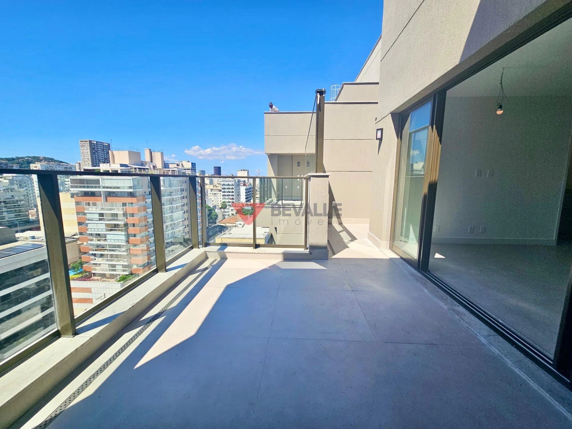 3-bedroom top-floor home with balcony and 152 m²