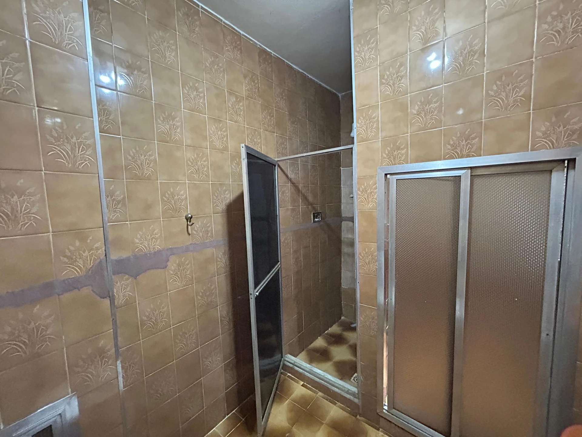 Unfurnished 1-bedroom apartment with 1 parking space — photo 17