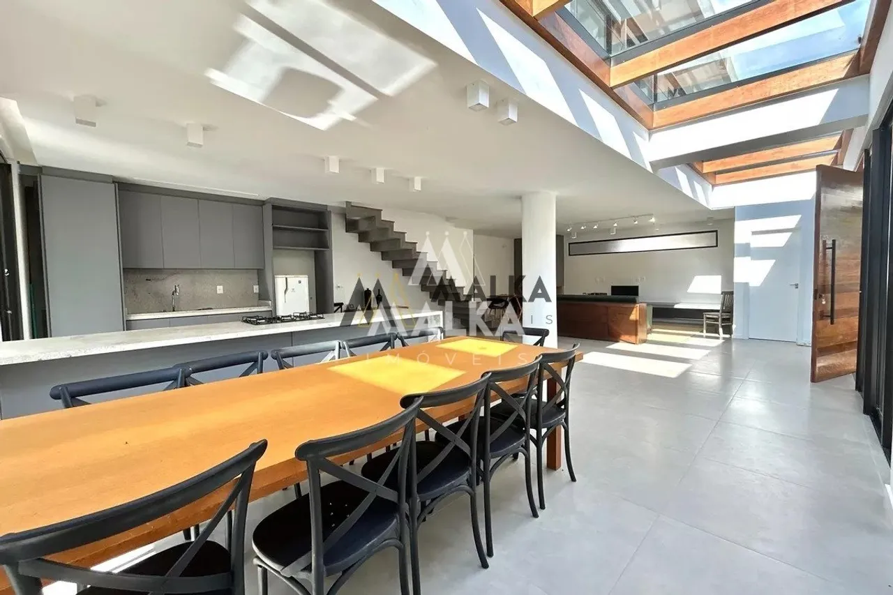 Casa para locação com cozinha em plano aberto